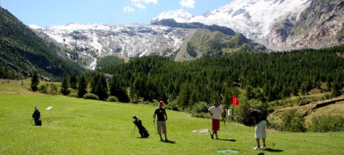 Golfing and hiking in Saas Fee